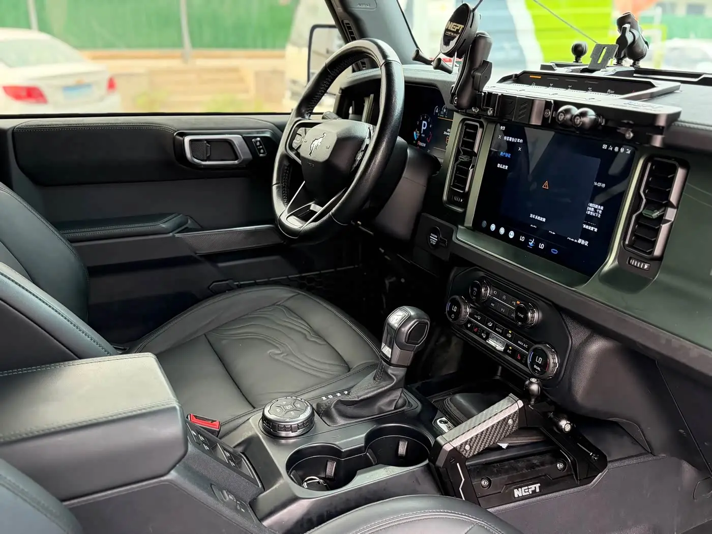 Ford Bronco 2024 — Photo 16/20