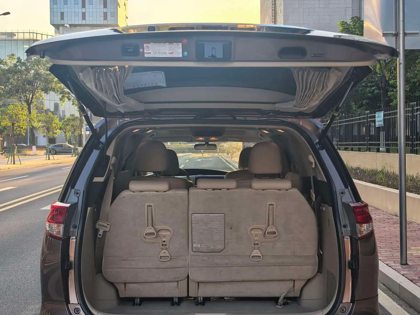 Toyota Previa 2016 — Photo 7/13