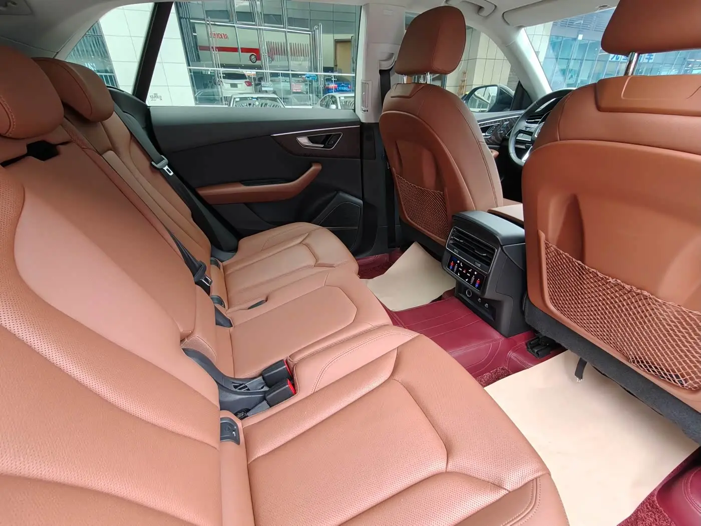 Audi Q8 2023 — Photo 7/20