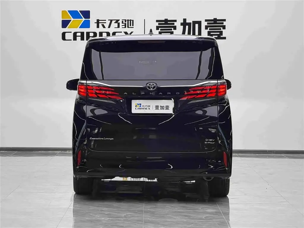Toyota Alphard 2023 — Фото 4/20