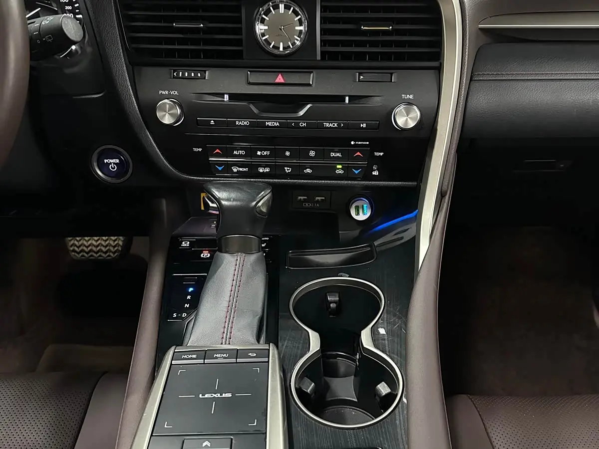 Lexus RX 2022 — Photo 18/20