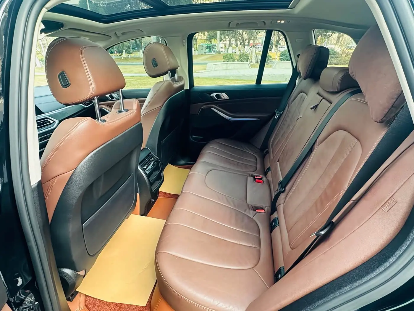 BMW X5 2021 — Photo 8/9