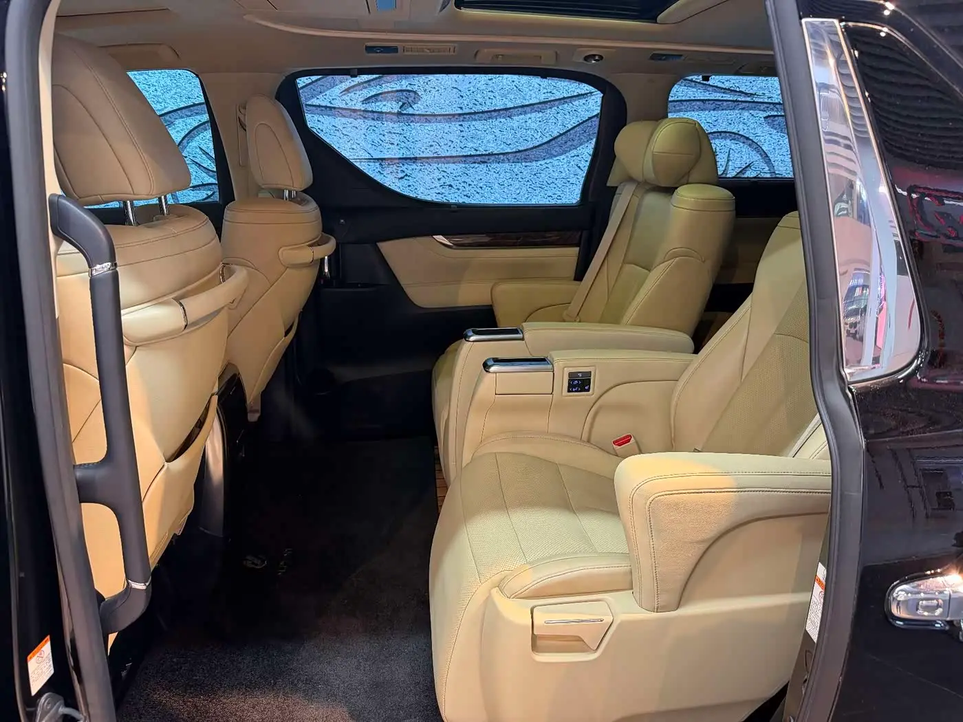 Toyota Alphard 2019 — Фото 7/16