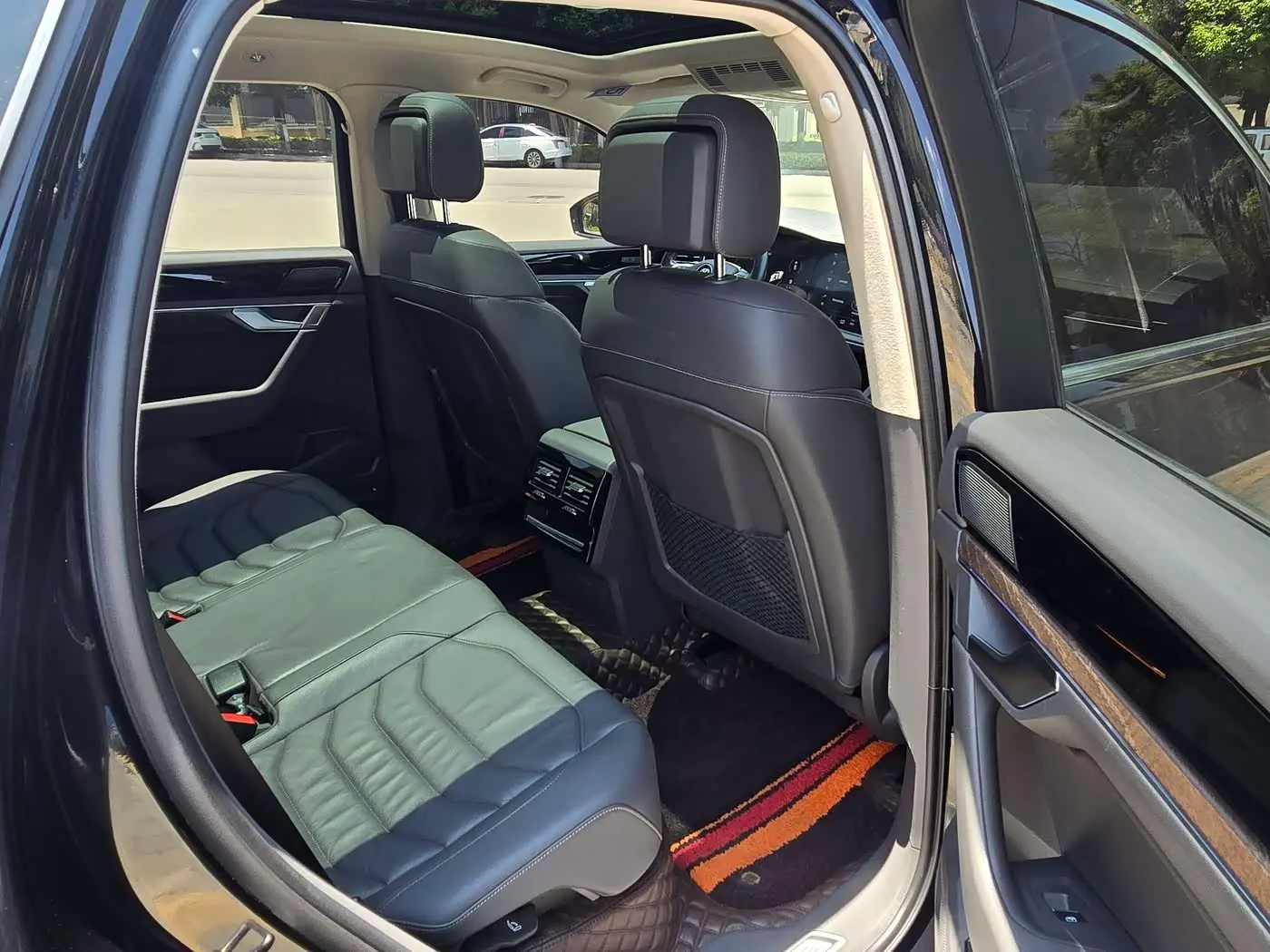 Volkswagen Touareg 2019 — Photo 4/12