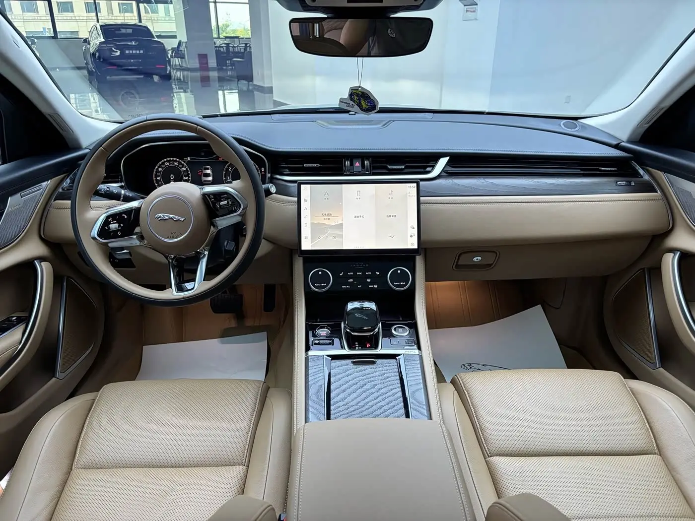 Jaguar XFL 2025 — Photo 7/20