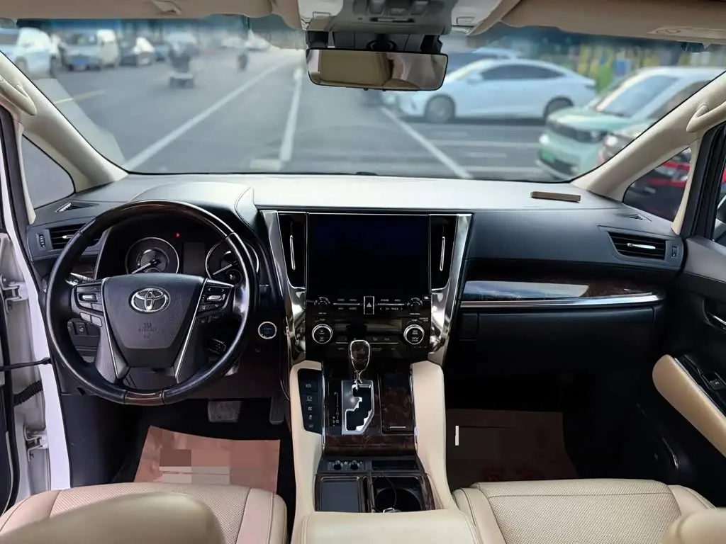 Toyota Alphard 2020 — Photo 9/9