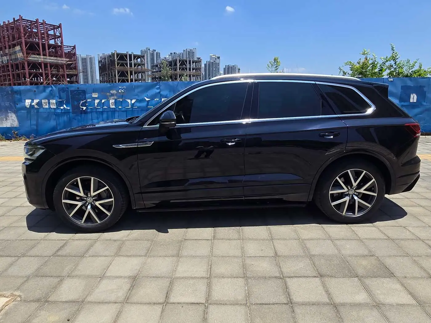 Volkswagen Touareg 2019 — Photo 2/12