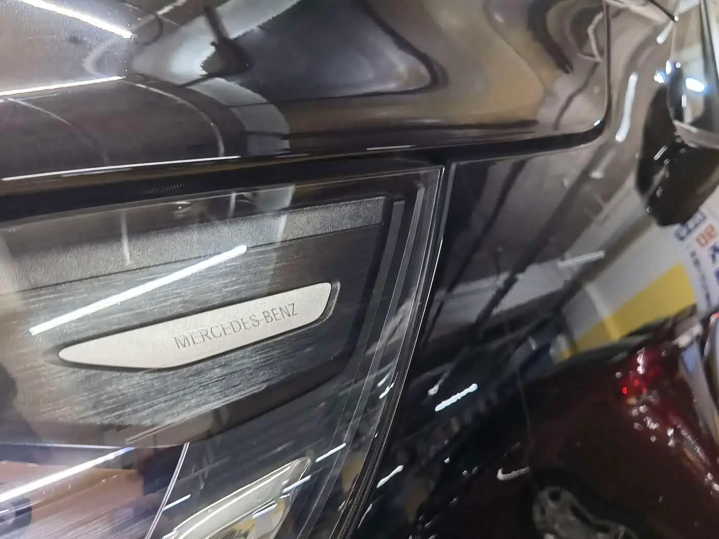 Mercedes-Benz V-Class 2025 — Photo 4/20