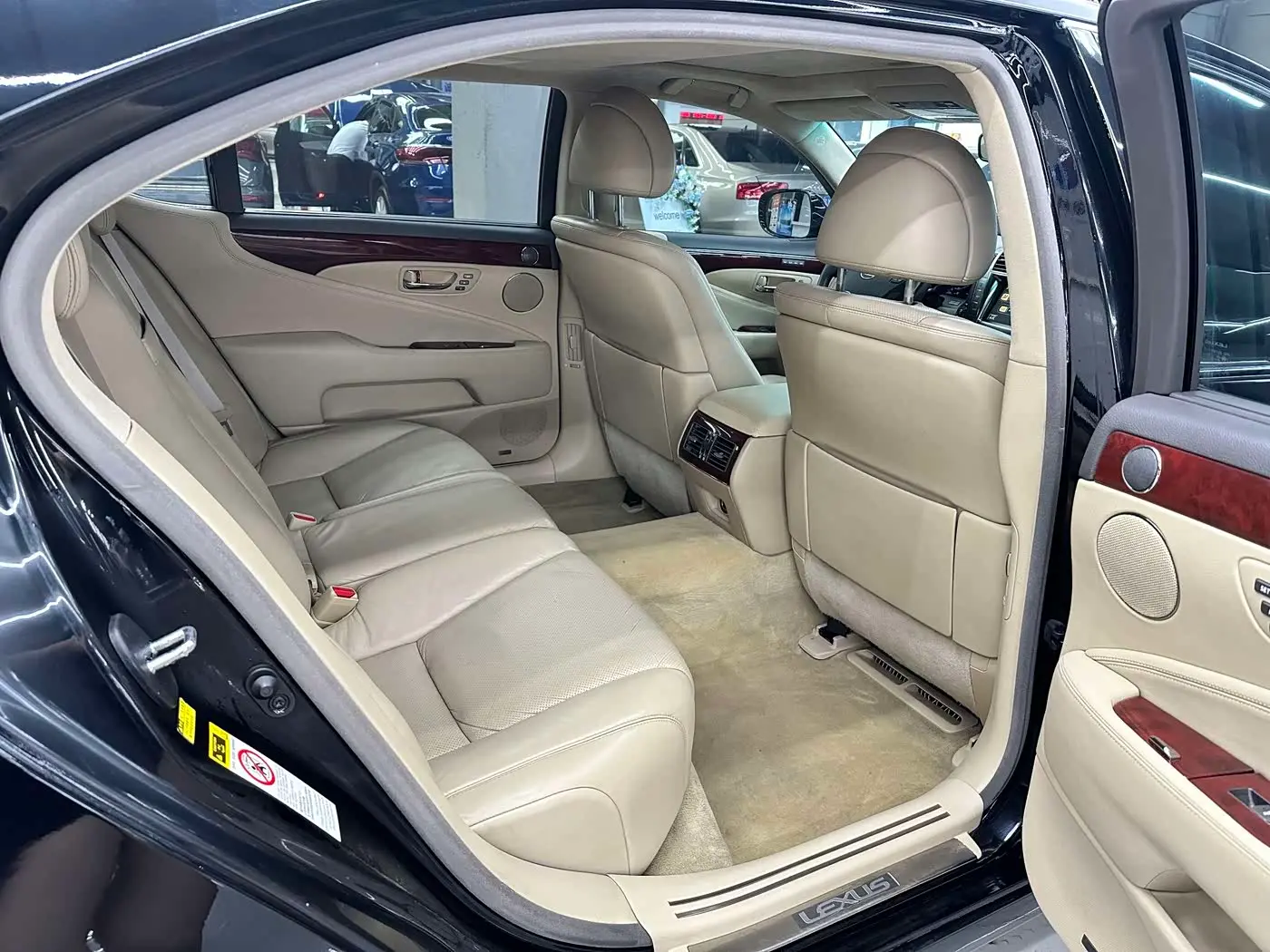 Lexus LS 2007 — Photo 16/20