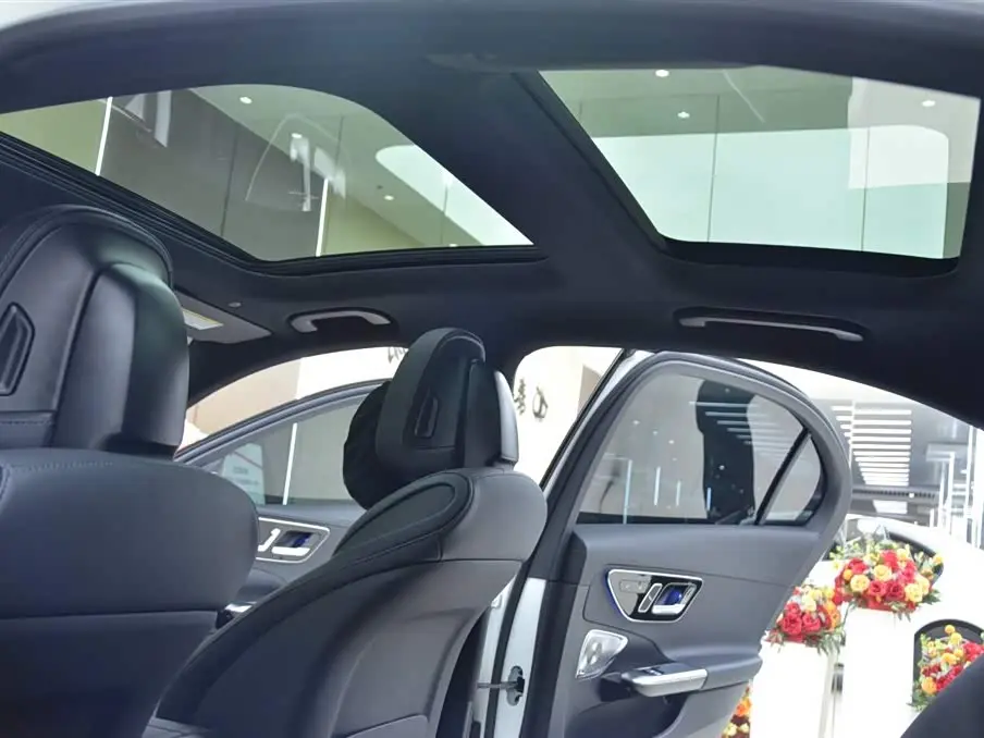 Mercedes-Benz C-Class 2024 — Photo 14/15