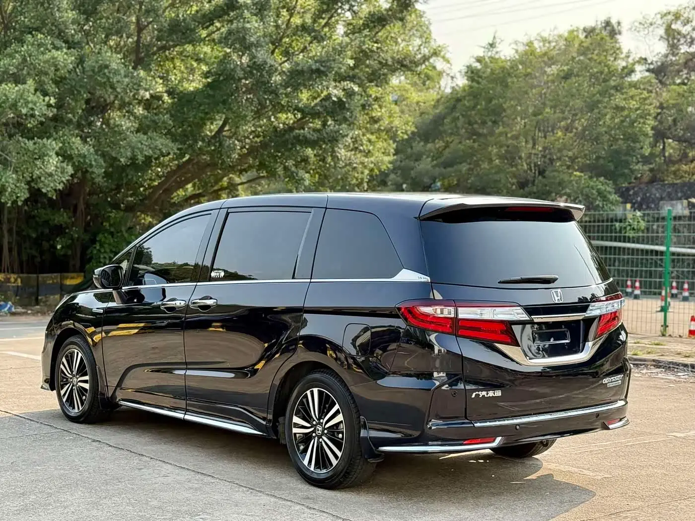 Honda Odyssey 2019 — Фото 4/18
