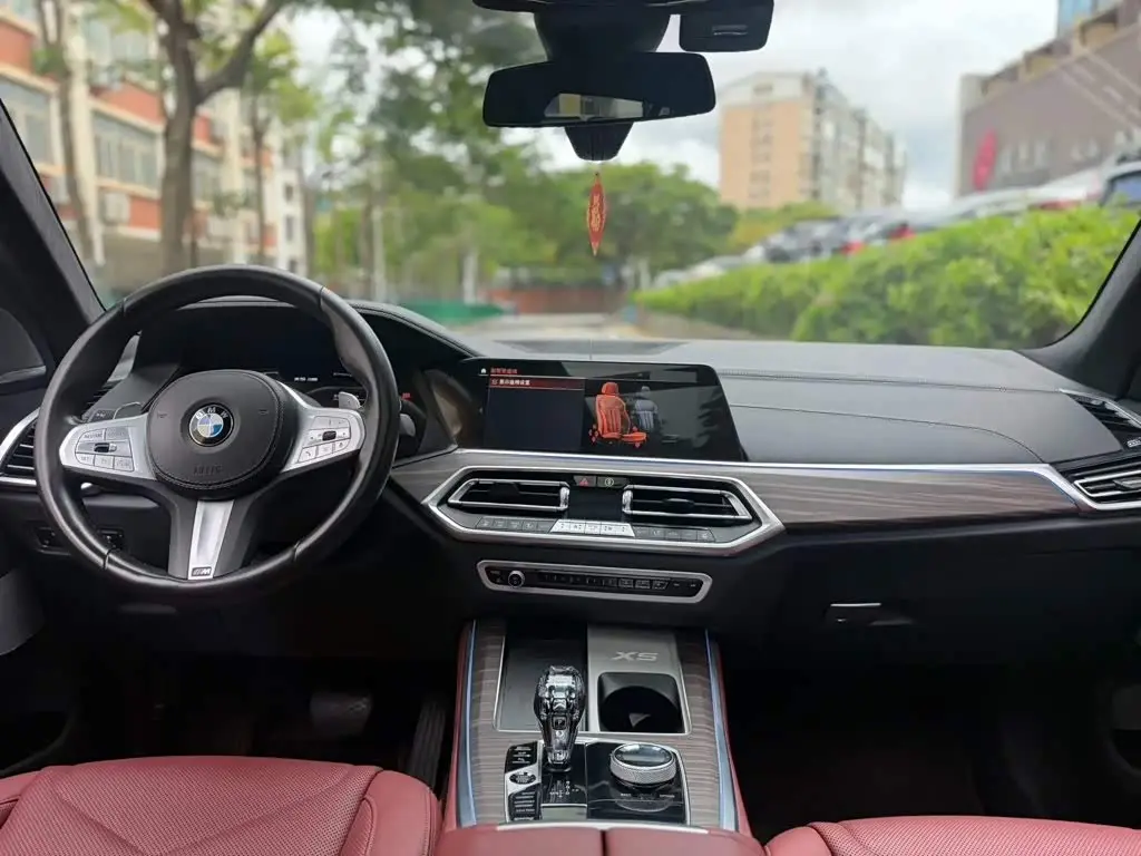 BMW X5 2023 — Photo 8/17