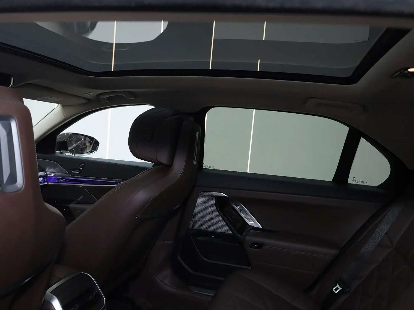 BMW 7 Series 2024 — Photo 11/15