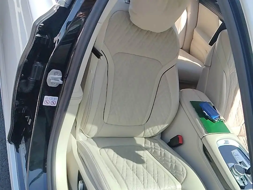 BMW 7 Series 2021 — Photo 11/12
