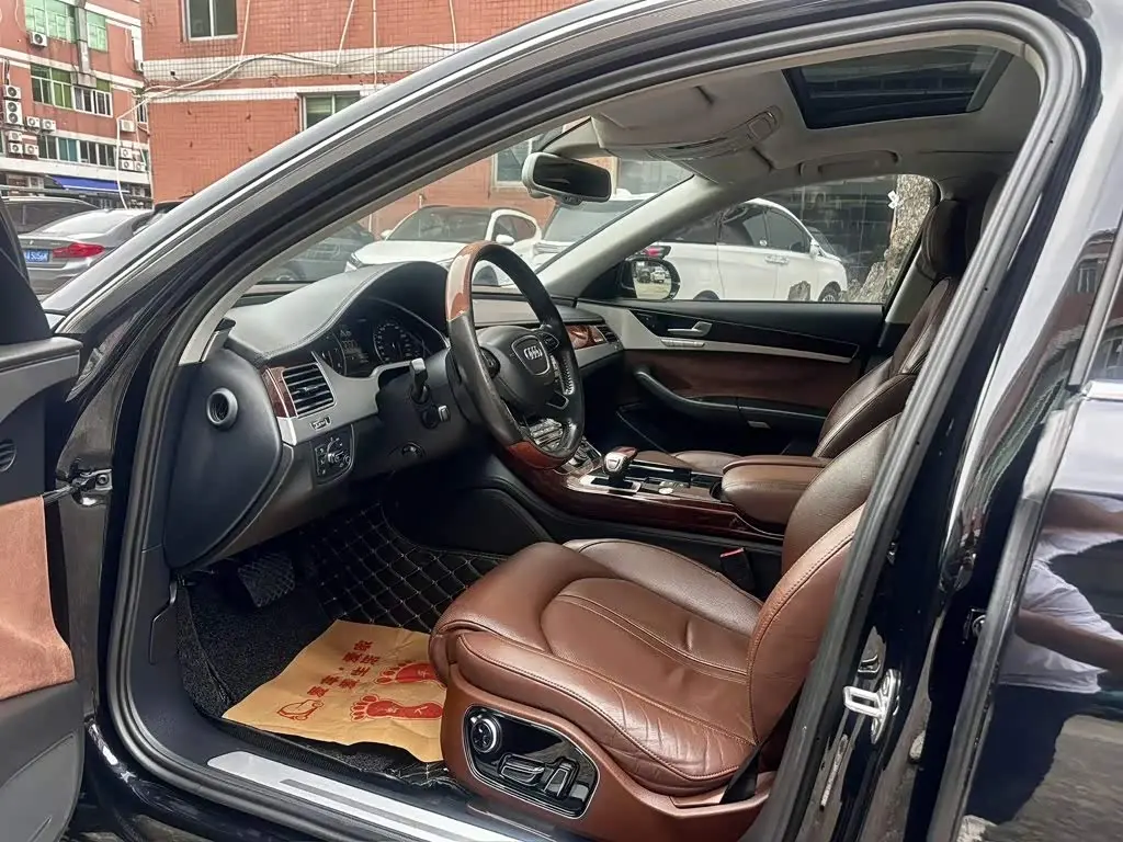 Audi A8 2012 — Şəkil 5/9