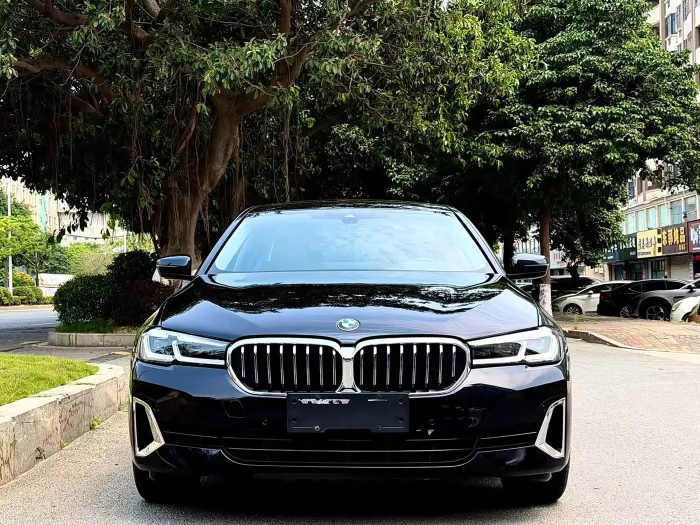 BMW 5 Series 2022 — Photo 1/9