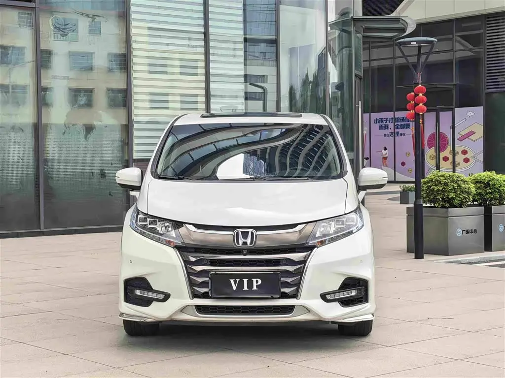 Honda Odyssey 2019 — Фото 2/12