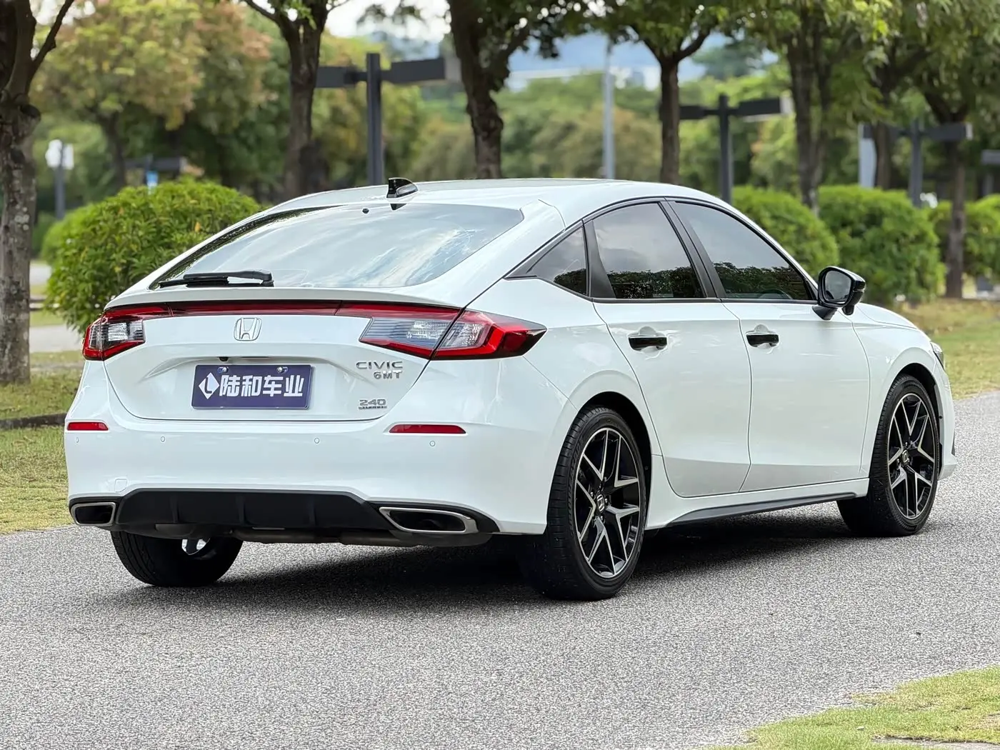 Honda Civic 2024 — Photo 6/20