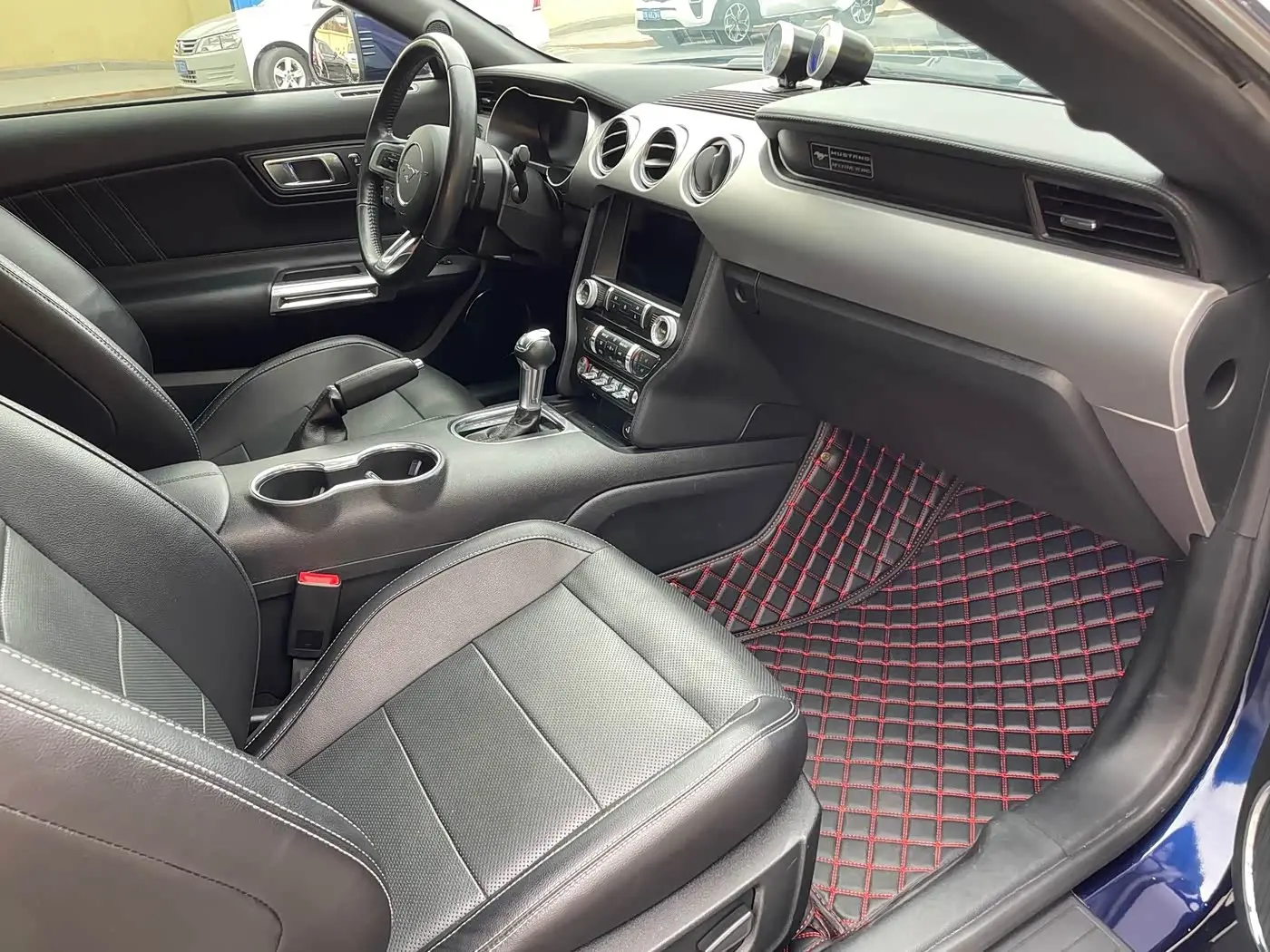 Ford Mustang 2021 — Photo 11/17