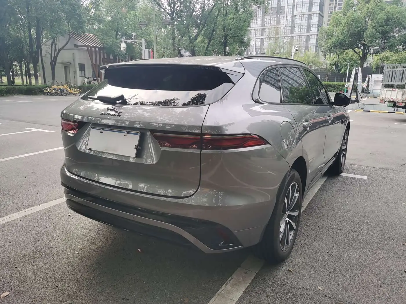 Jaguar F-PACE 2024 — Photo 4/20