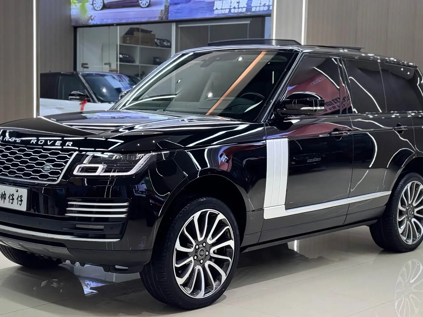 Land Rover Range Rover 2020 — Фото 4/19