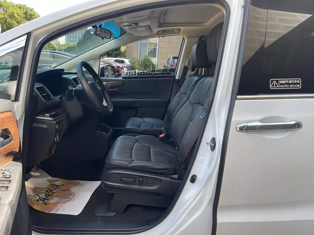 Honda Odyssey 2018 — Şəkil 11/20