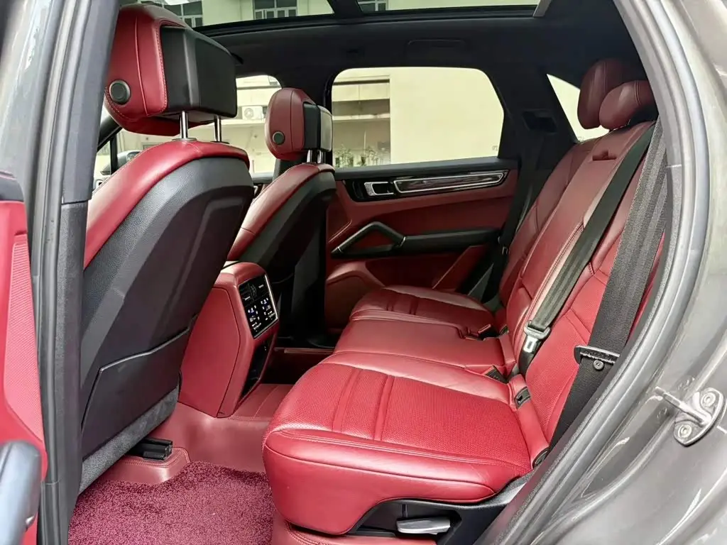 Porsche Cayenne 2020 — Photo 5/9