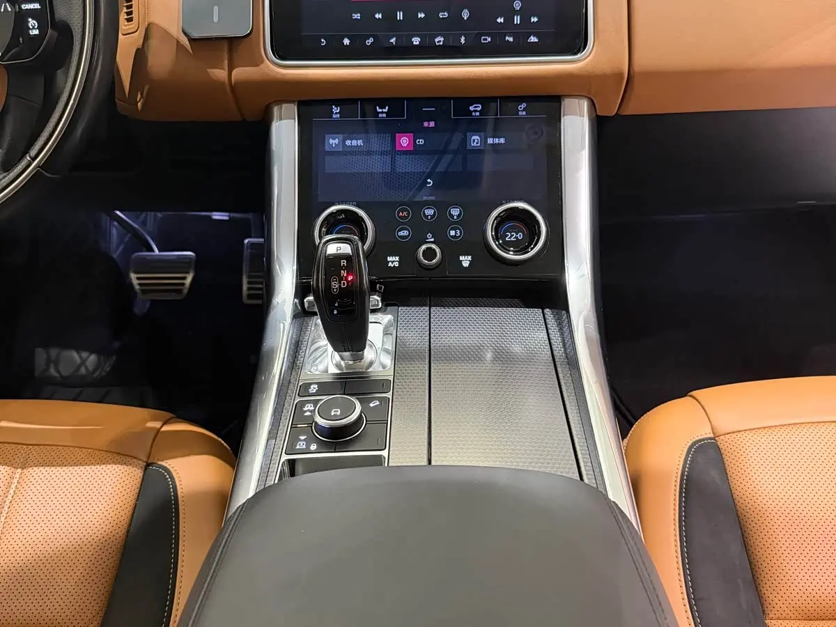 Land Rover Range Rover Sport 2018 — Photo 12/15