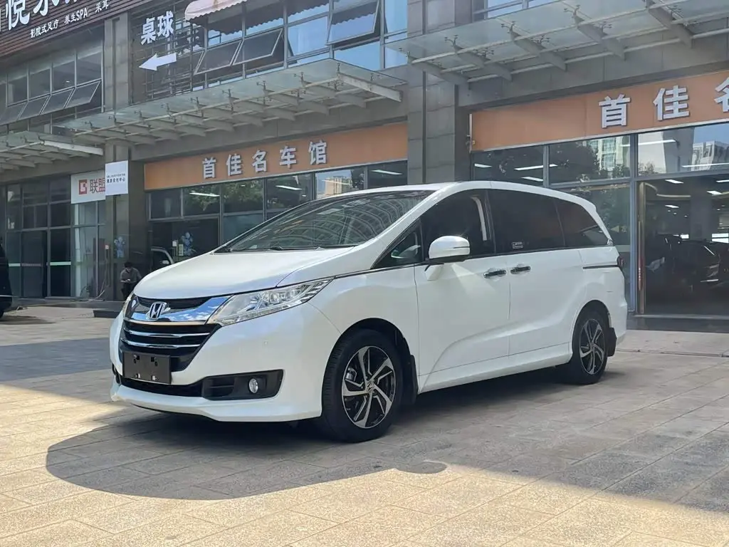 Honda Odyssey 2018 — Şəkil 1/20