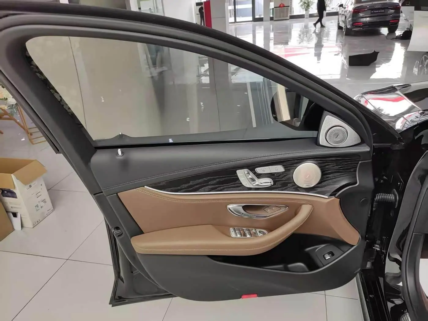 Mercedes-Benz E-Class 2023 — Şəkil 7/17