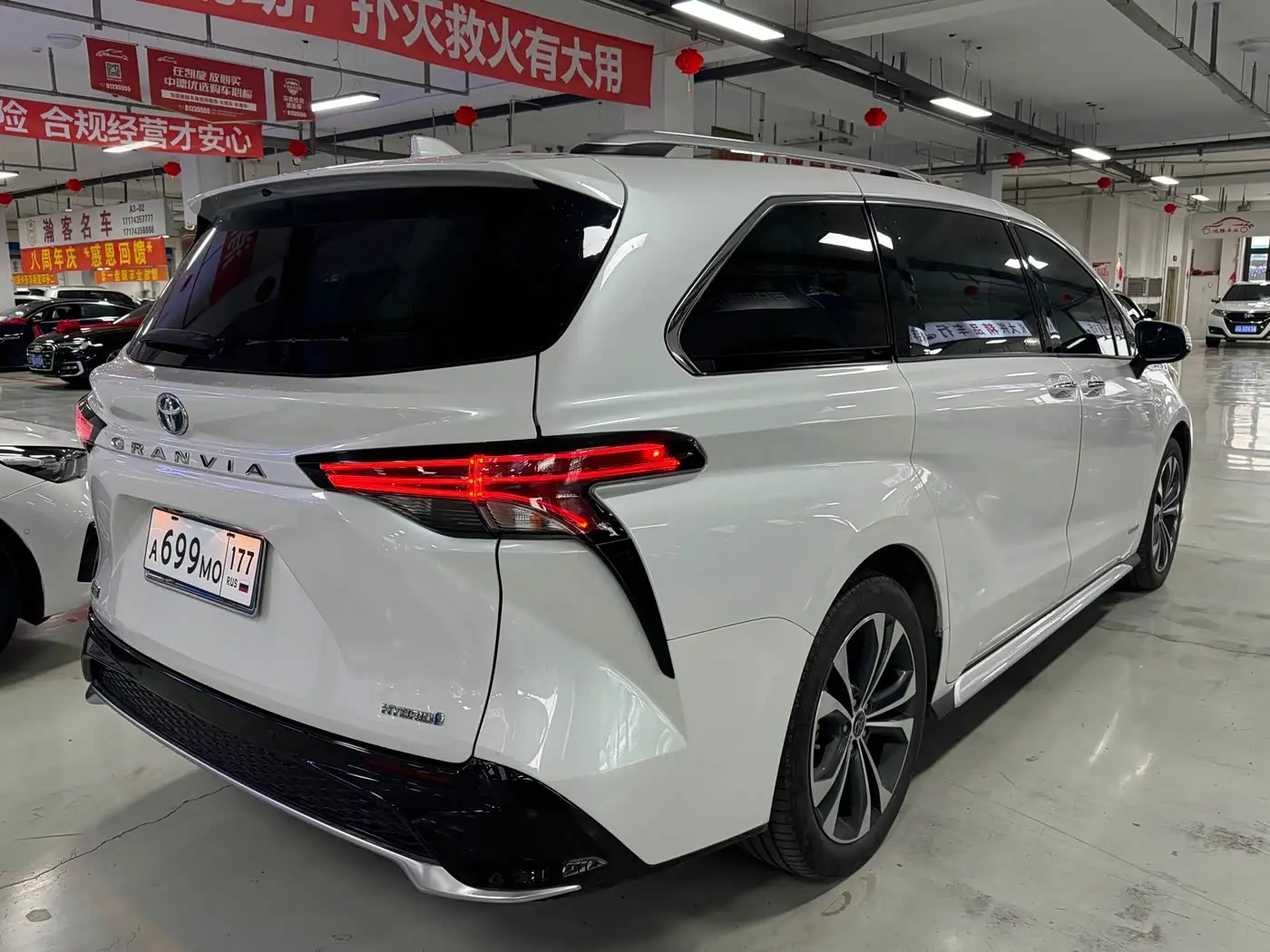 Toyota Granvia 2024 — Photo 7/9
