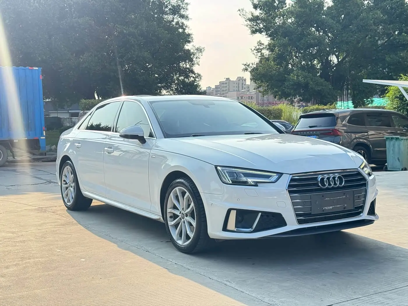 Audi A4L 2019 — Фото 3/20