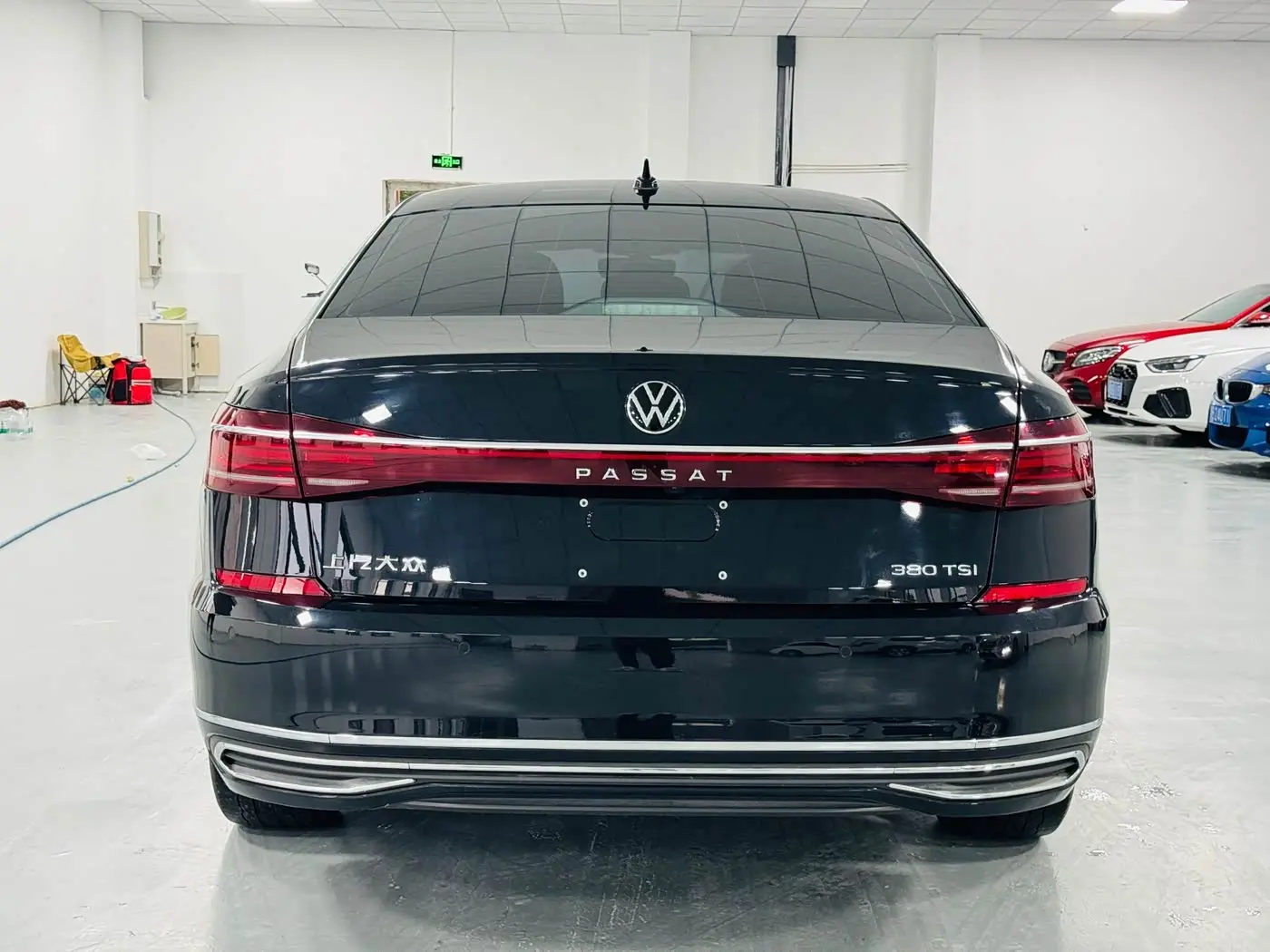 Volkswagen Passat 2023 — Фото 8/9