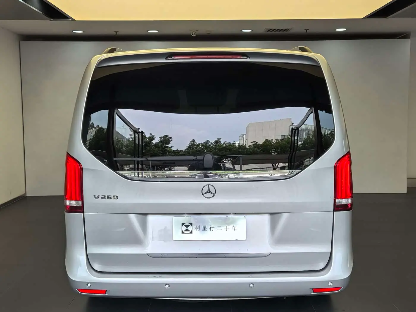 Mercedes-Benz V-Class 2020 — Фото 4/19