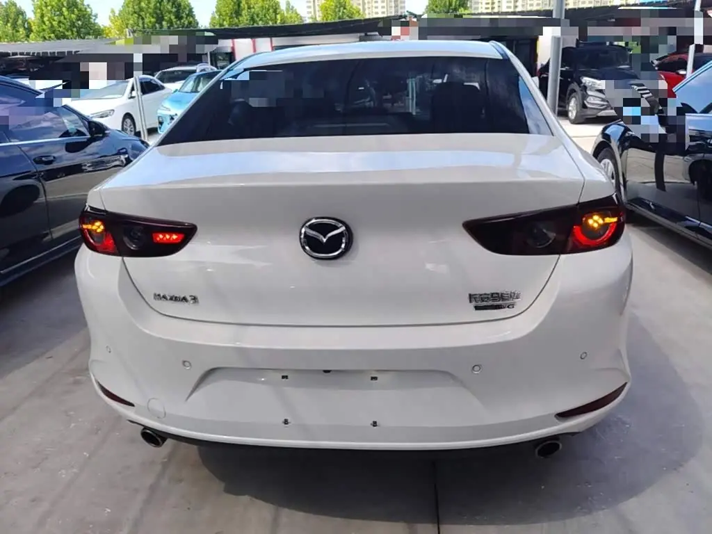 Mazda Mazda3 Axela 2023 — Photo 6/20