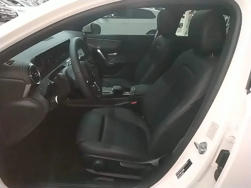Mercedes-Benz A-Class 2023 — Фото 15/20