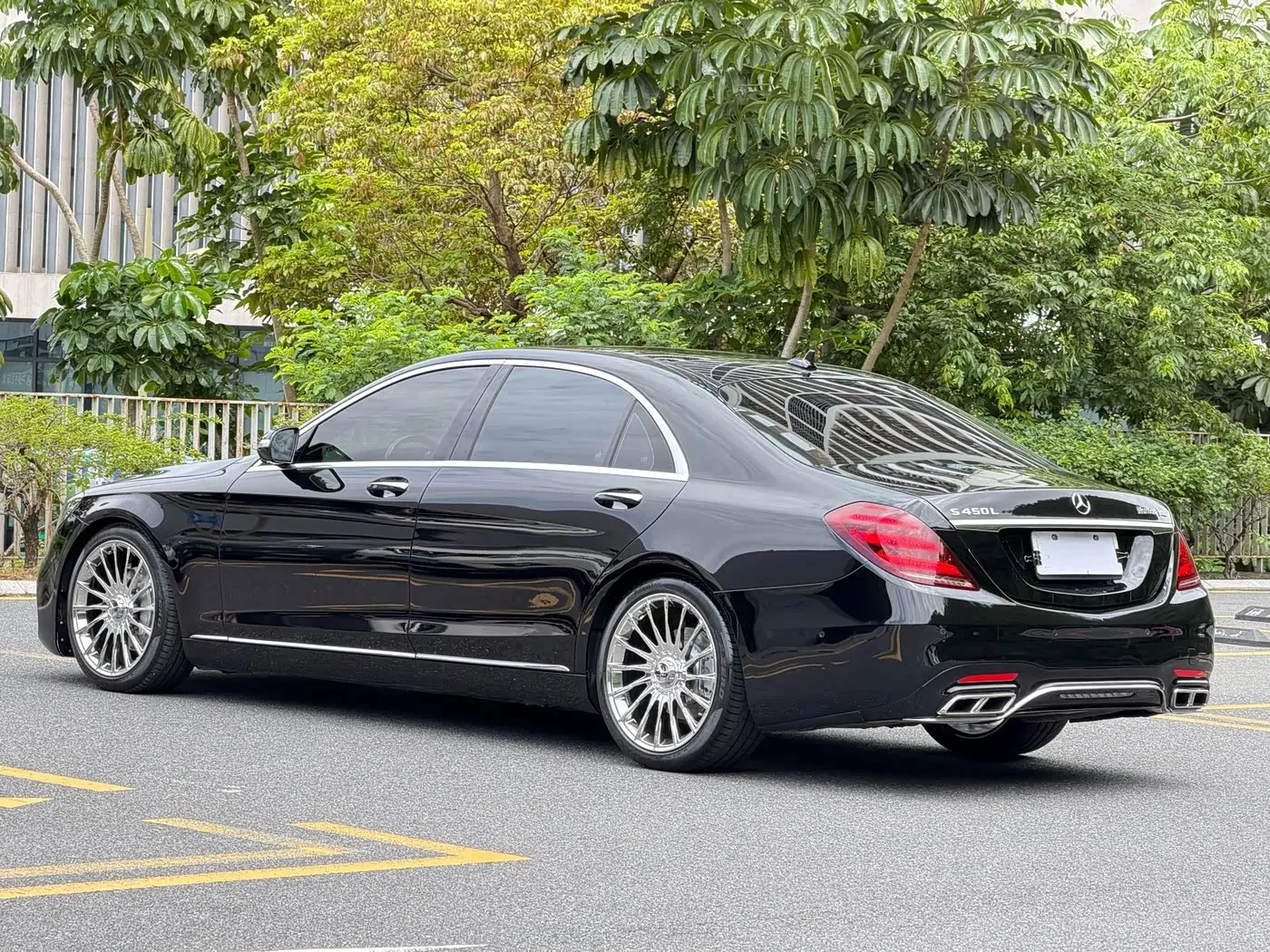 Mercedes-Benz S-Class 2018 — Photo 5/20