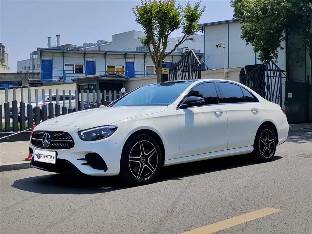 Mercedes-Benz E-Class 2023 — Фото 1/11