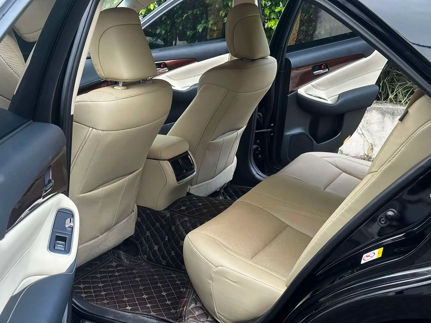 Toyota Crown 2016 — Photo 8/12