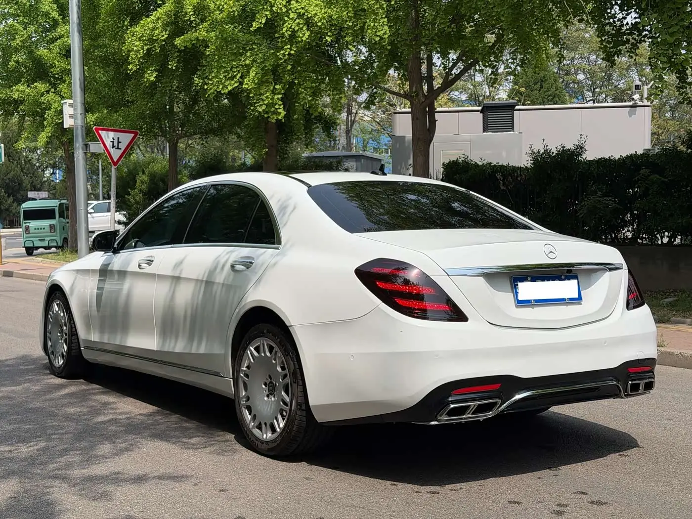 Mercedes-Benz S-Class 2016 — Photo 6/20