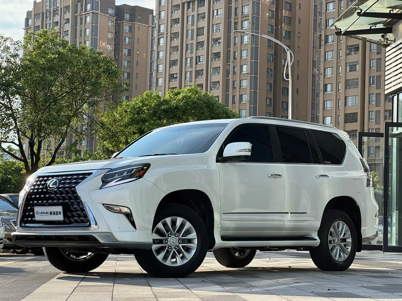 Lexus GX 2017 — ფოტო 1/13