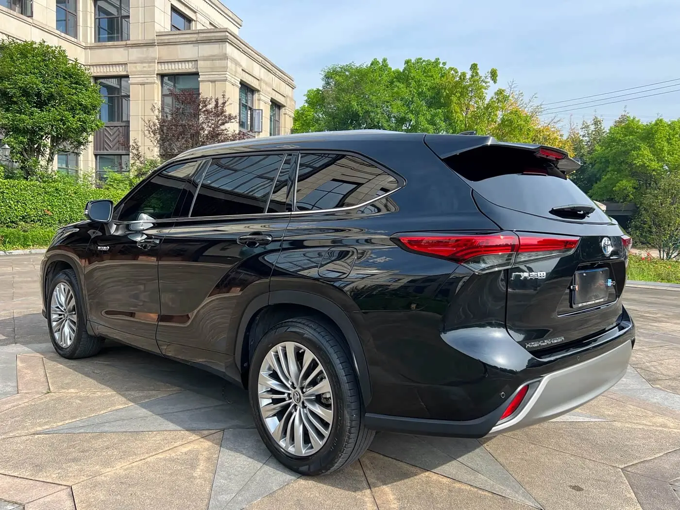 Toyota Highlander 2022 — Şəkil 5/11