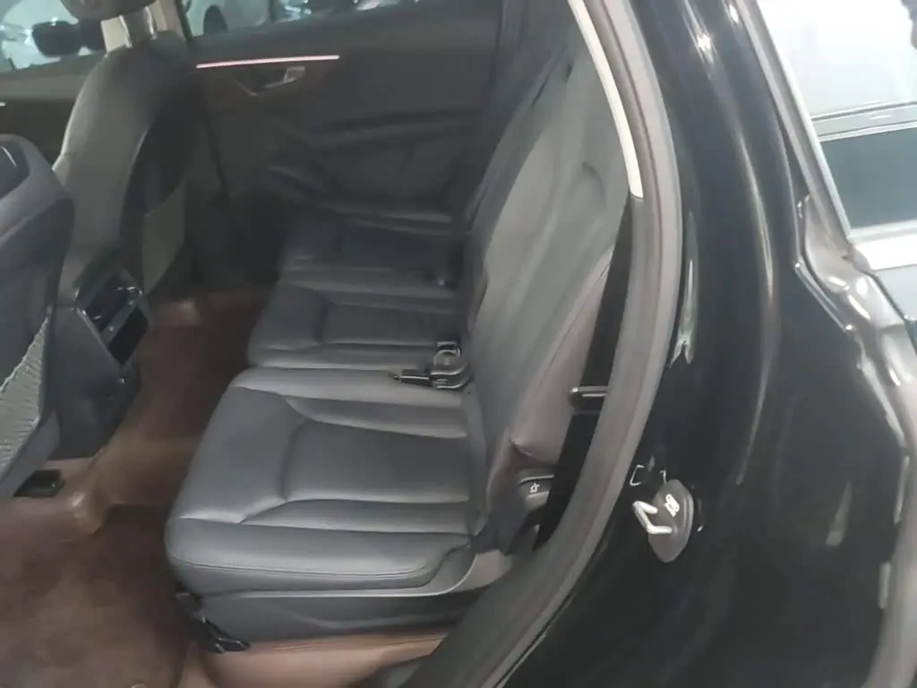 Audi Q7 2024 — ფოტო 17/20
