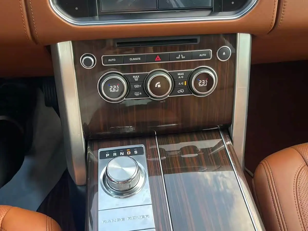 Land Rover Range Rover 2017 — Photo 10/18