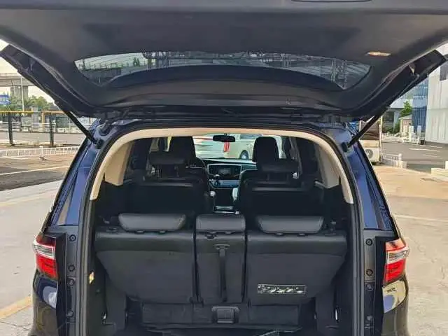 Honda Odyssey 2017 — Şəkil 13/18