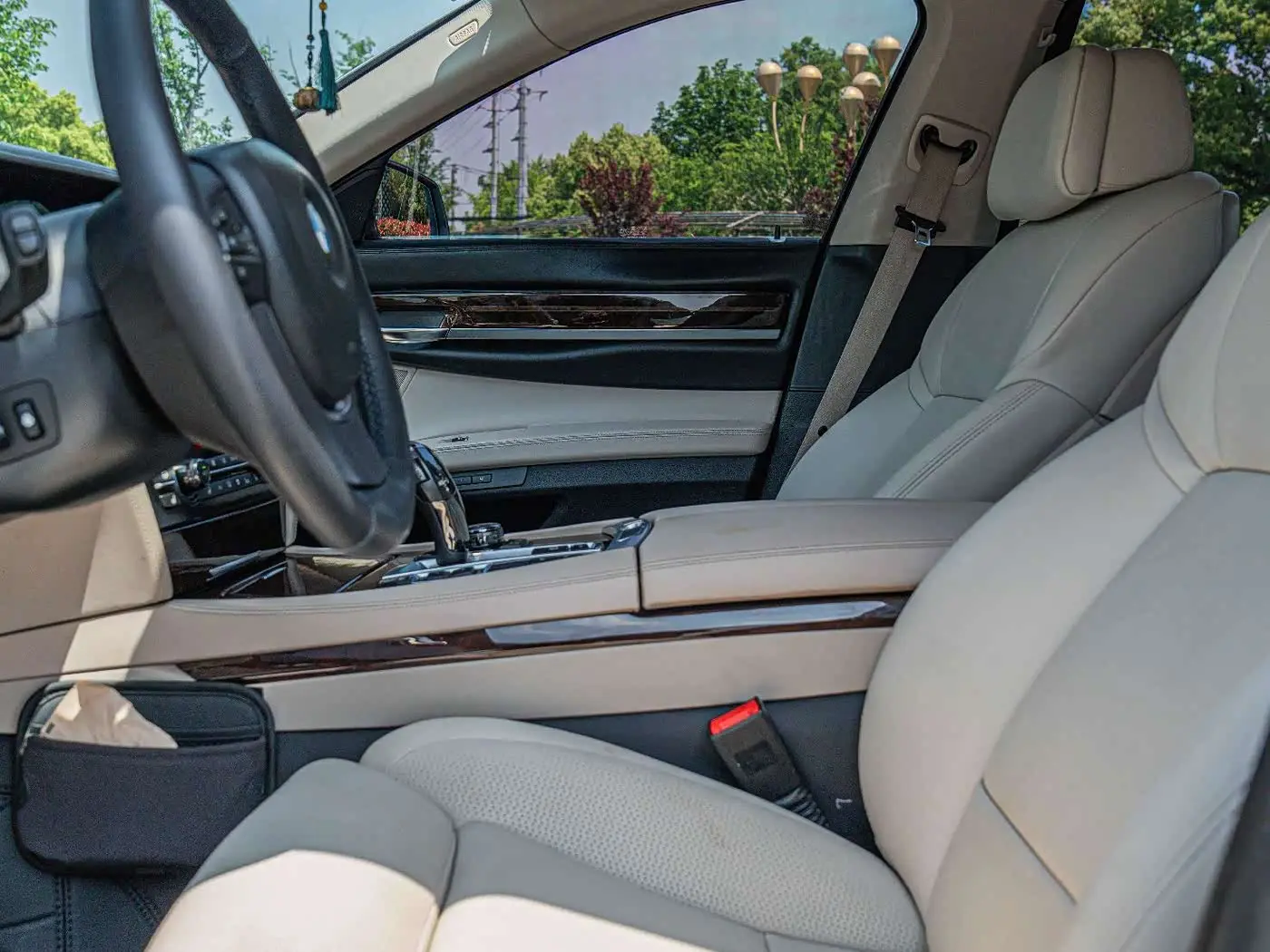 BMW 7 Series 2012 — Photo 14/20