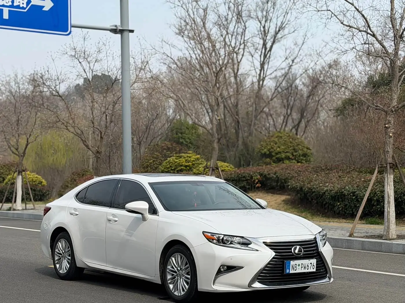 Lexus ES 2017 — Фото 3/13