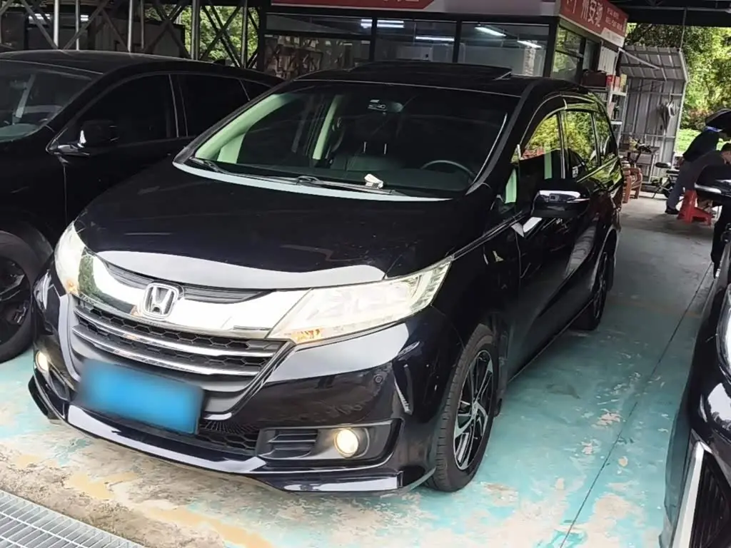 Honda Odyssey 2018 — Şəkil 1/20