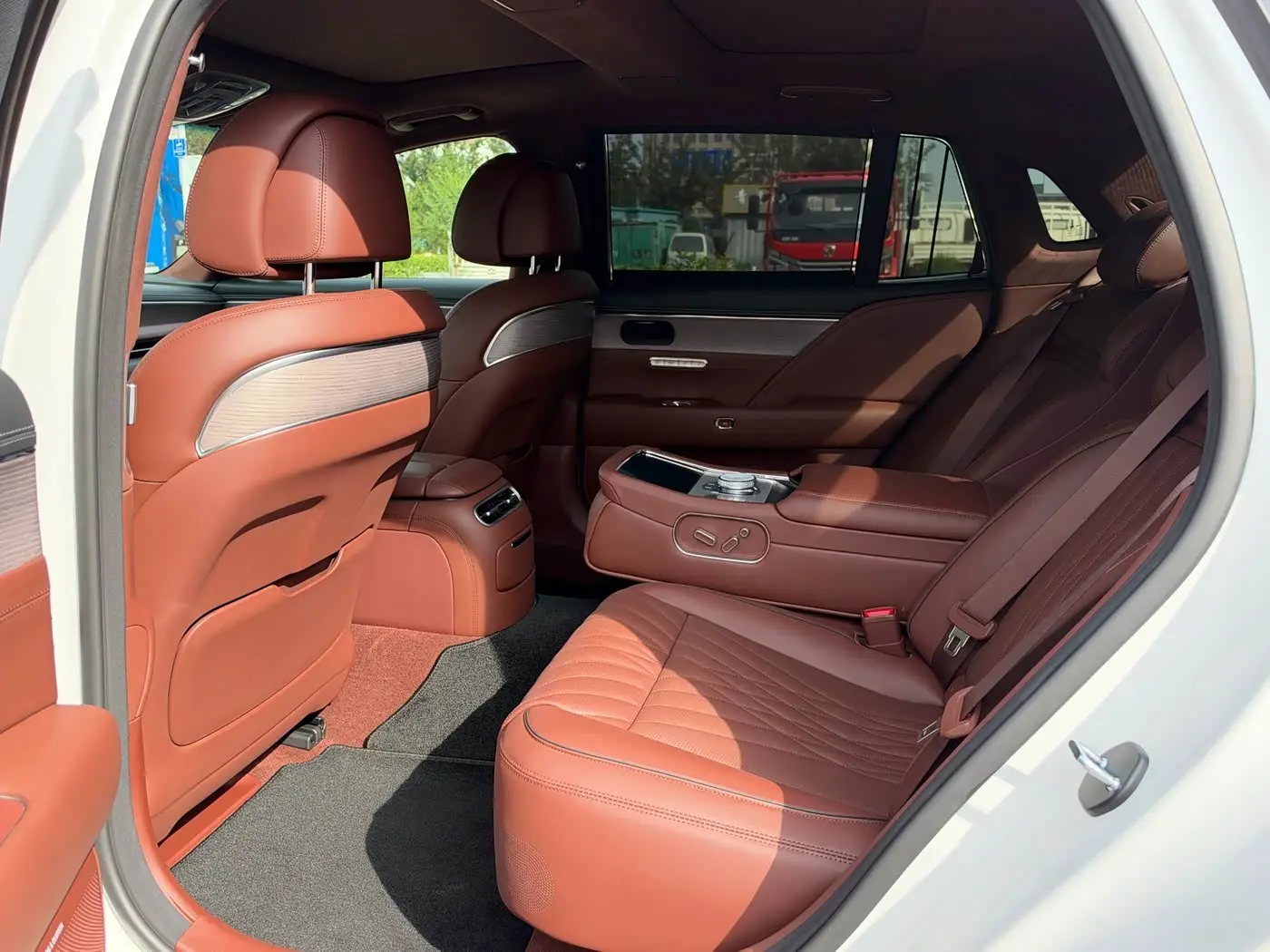 Genesis G90 2023 — Photo 15/19
