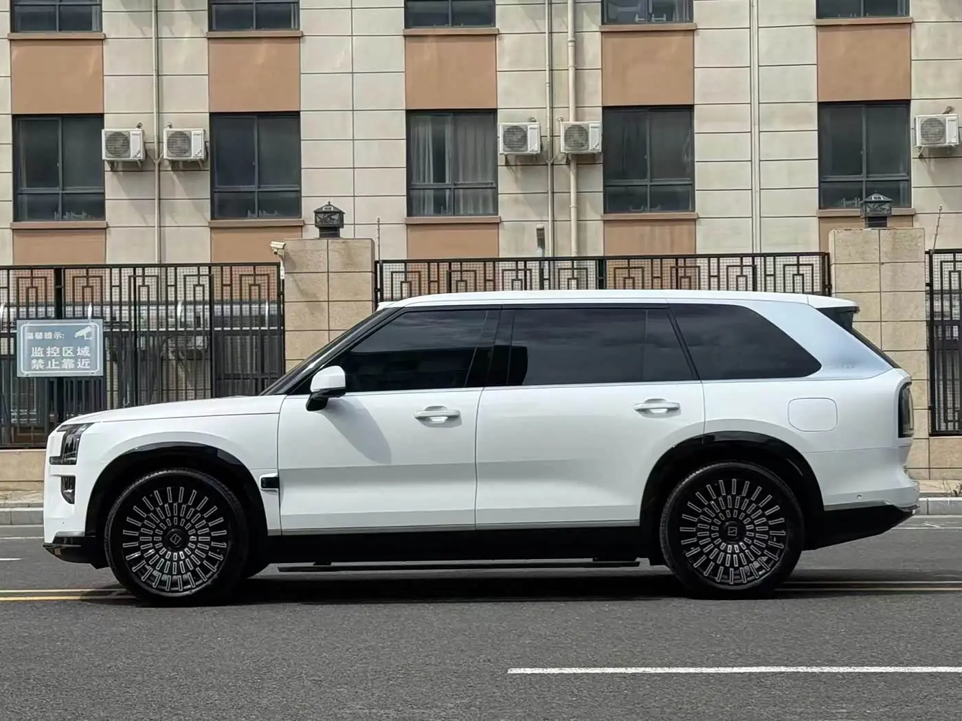 ZEEKR 9X 2026 — Photo 19/20
